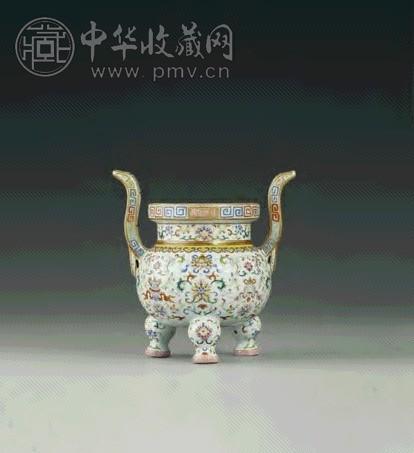 清嘉庆 白地粉彩八宝纹双耳香炉