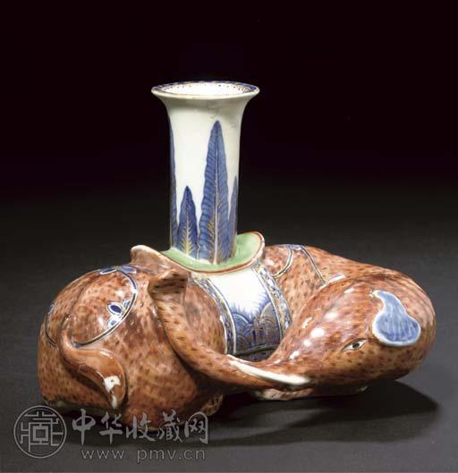 清青花象型瓶