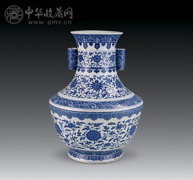 清咸丰 青花缠枝花卉纹贯耳尊