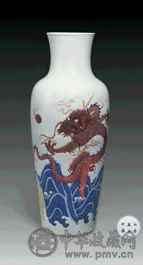 清康熙 釉里三彩双龙戏珠纹观音樽