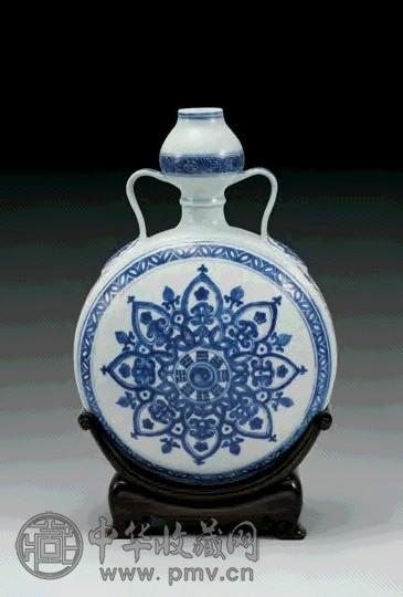 清雍正 青花宝相轮花纹绶带耳葫芦扁瓶