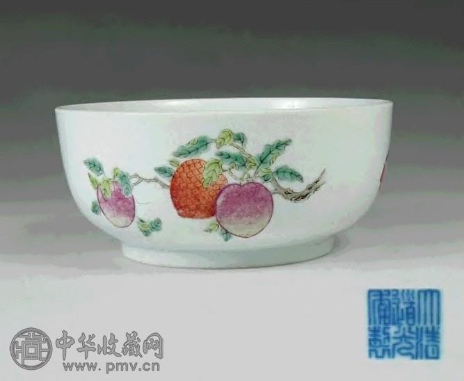 清道光 粉彩三果墩式碗