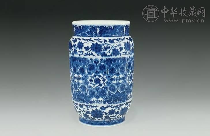 清乾隆 青花花卉高壮罐