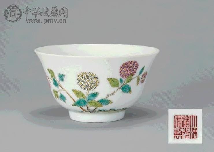 清道光 粉彩花卉纹杯 一件