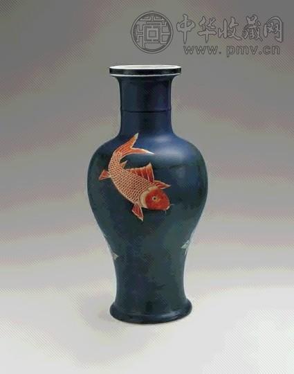 清光绪 蓝地三彩鱼纹盘口瓶