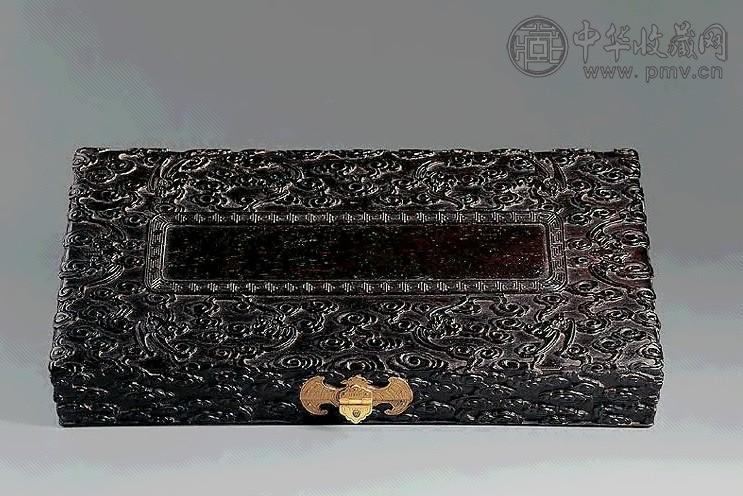 清 紫檀浮雕云蝠纹盖盒