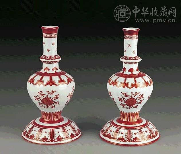 清乾隆 矾红彩藏草瓶(1对)
