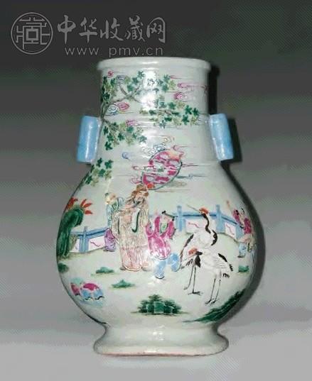 清 豆青地粉彩人物贯耳瓶