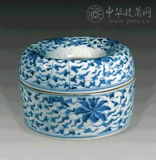 清 青花花卉朝珠盒