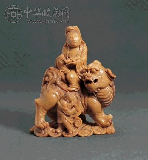 明晚期 青田石雕骑狮书卷观音