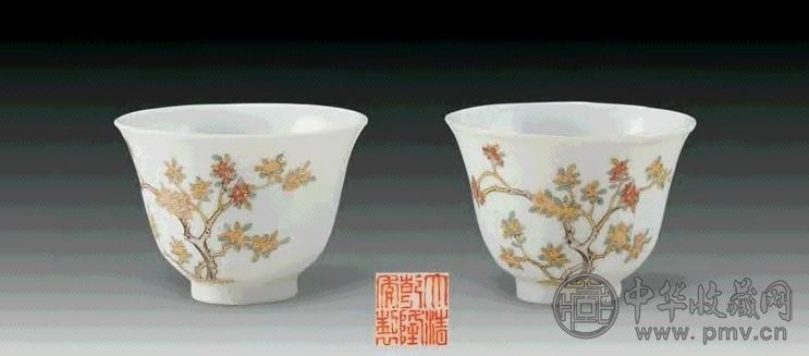 清道光 粉彩花卉杯(2件)
