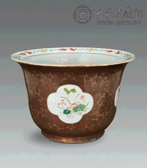 清乾隆 酱釉描金开光粉彩花卉花盆