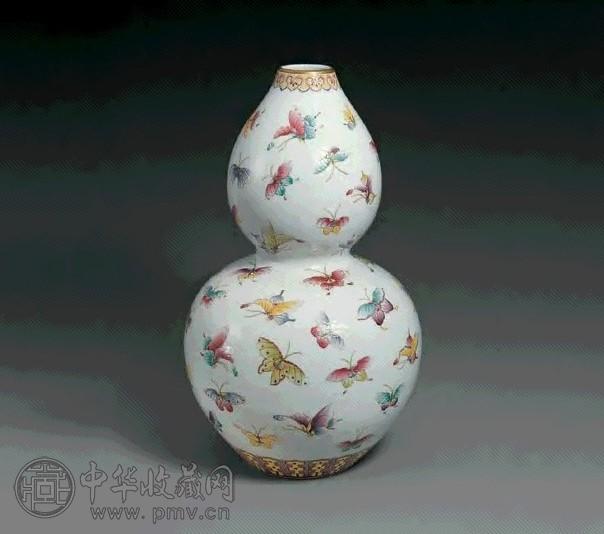 清光绪 粉彩百蝶葫芦瓶