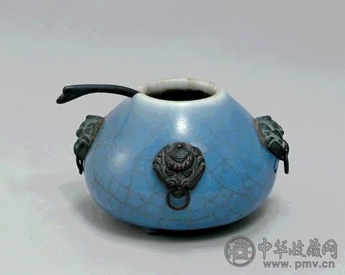 清乾隆 蓝釉三足水盂