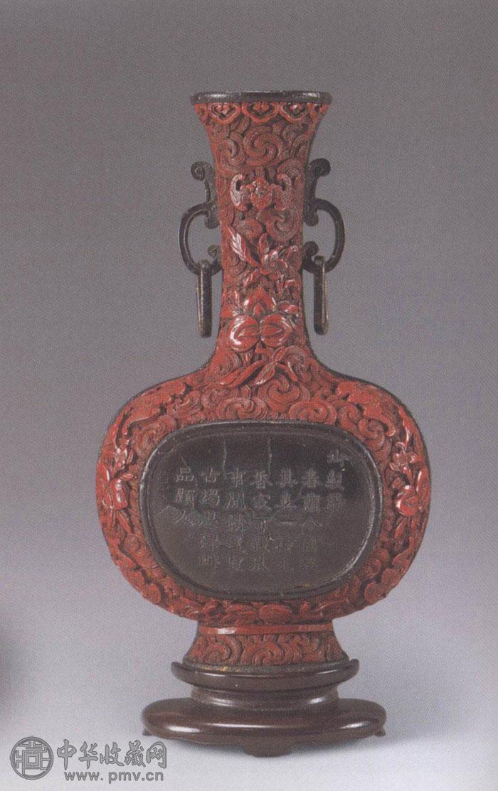 清乾隆 雕漆福寿开光御制诗壁瓶