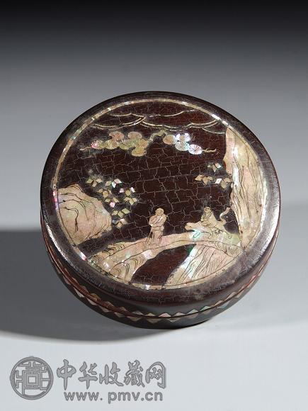 十七/十八世纪 黑漆嵌螺山水高士图盖盒