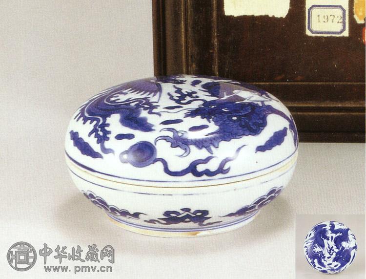 中国　宣嘉年製款　青花　花文鉢　桐箱付　V　R5891 中国 宣嘉年製款 青花 花文鉢 桐箱付 V R5891 美術