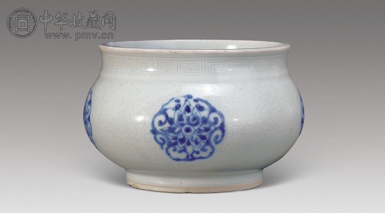 清康熙 青花暗刻螭龙纹炉