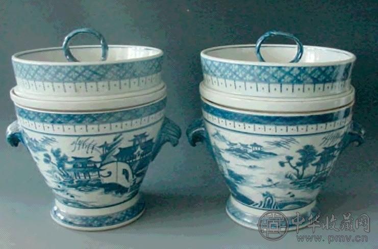 清嘉庆/道光 青花山水人物生果冷却器皿(1对)