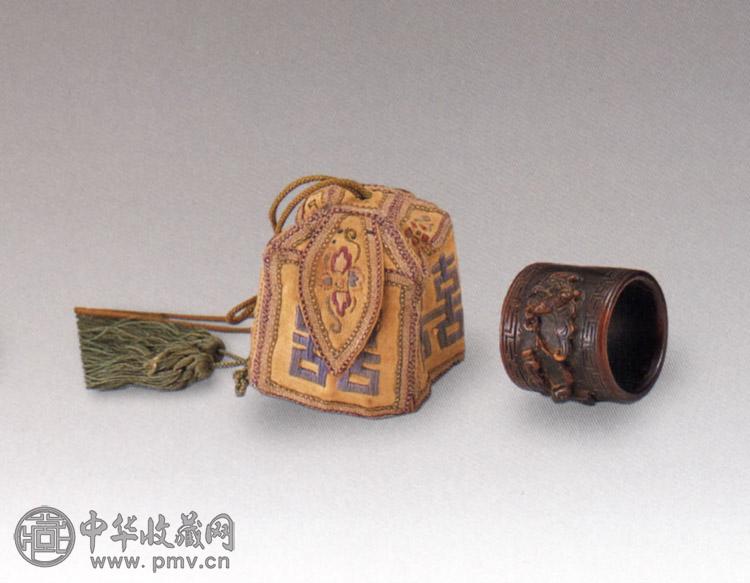 清中期 犀角雕福在眼前扳指