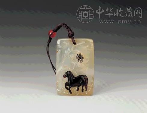 清中期 玛瑙巧雕八卦骏马图牌