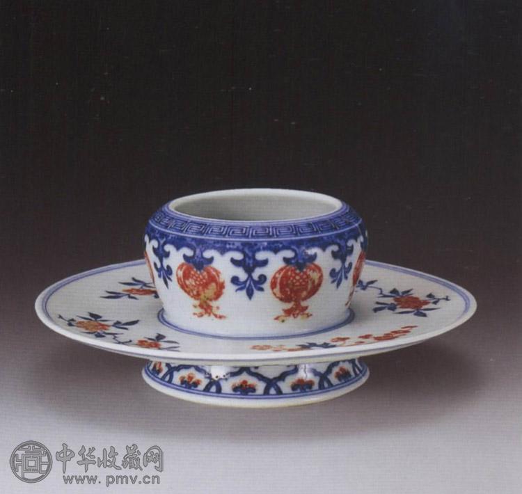 清乾隆 青花釉里红折枝花果盏托