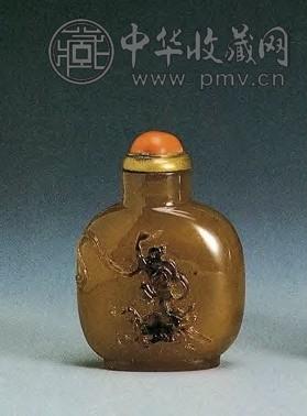 清中期 玛瑙雕独占鳌头鼻烟壶