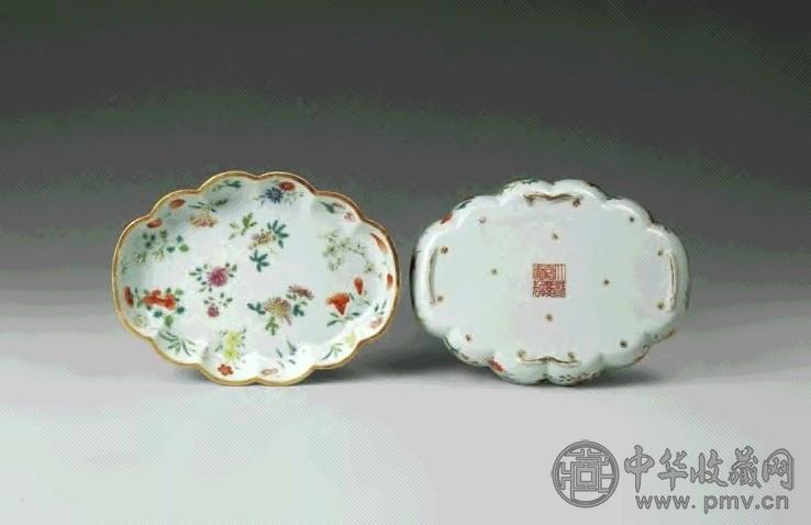 清嘉庆 粉彩花卉海棠式洗 一对