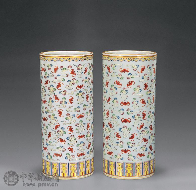 清光绪 粉彩百蝠纹帽筒(1对)