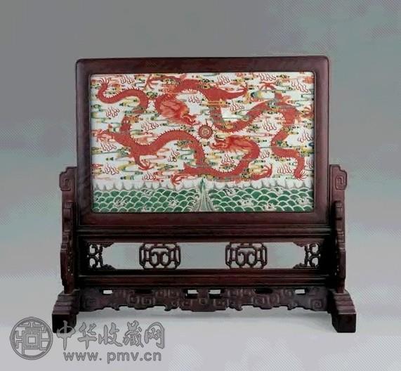 民国 矾红绘双龙戏珠瓷板插屏