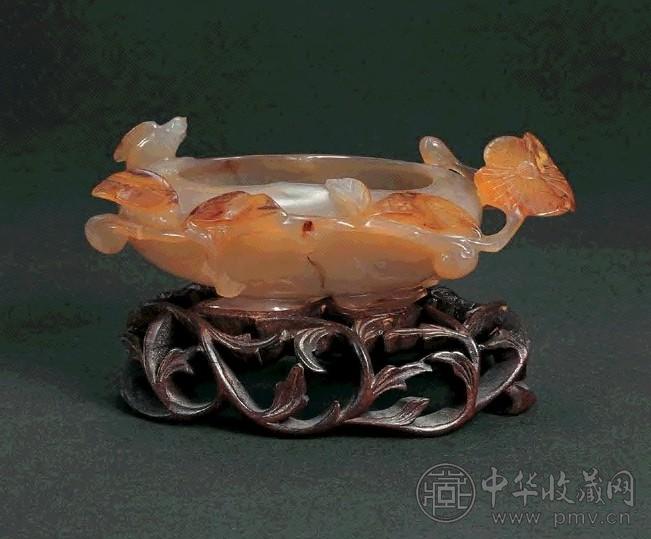 清 玛瑙浮雕梅雀图笔洗