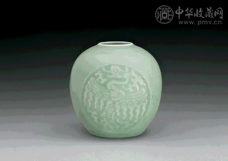 民国 豆青暗刻团凤纹水盂