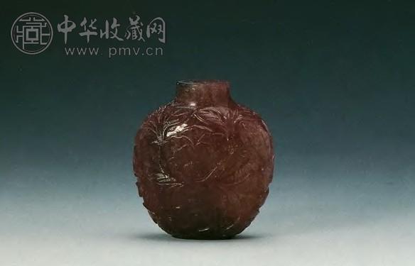 清中期 碧玺雕牡丹纹烟壶