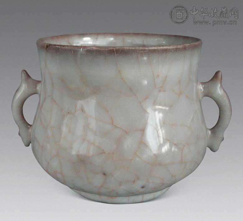 南宋 官窑月白黄釉鱼耳炉