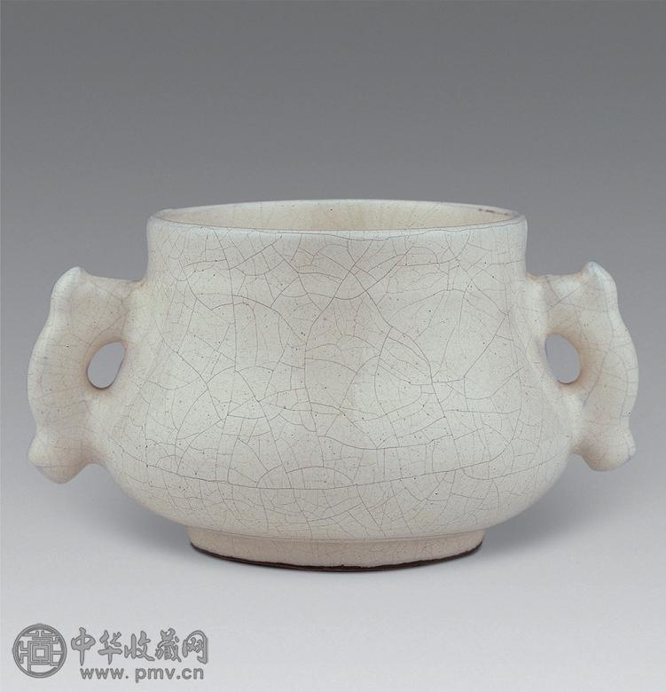 宜兴月白哥釉鱼耳炉