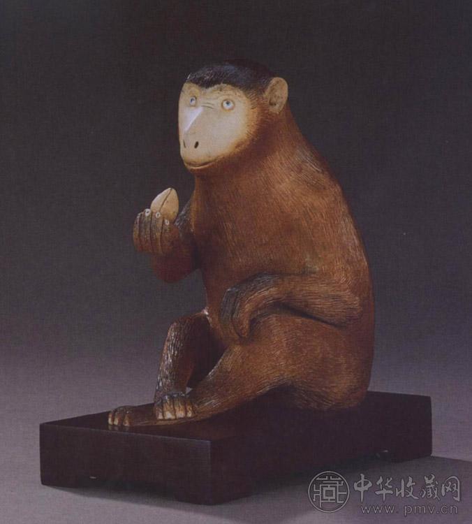 清乾隆 瓷猴子寿桃摆件