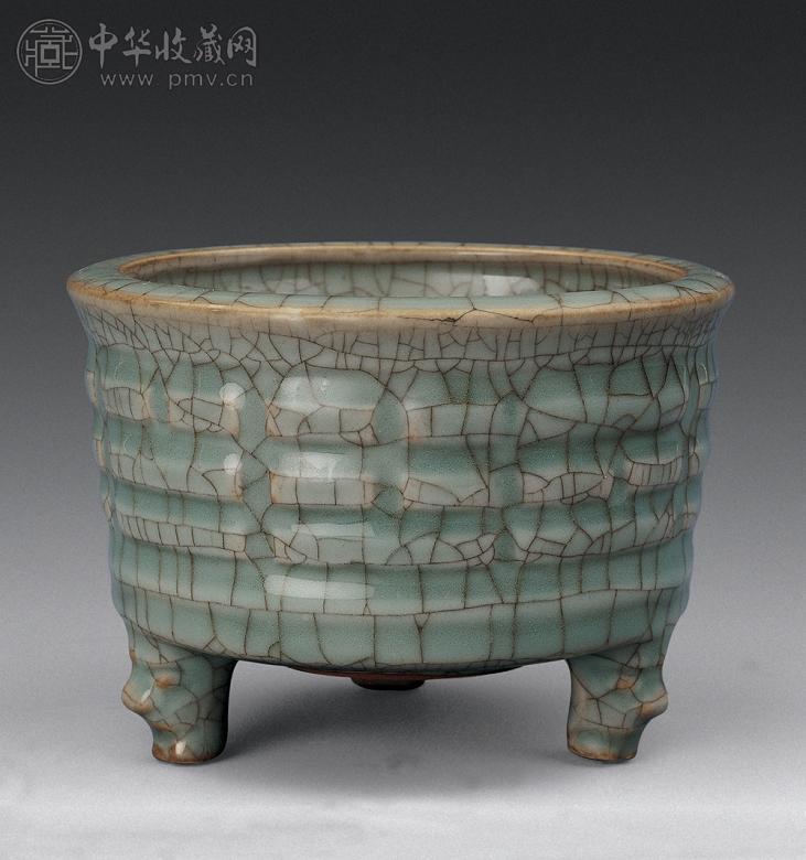 清雍正 仿龙泉翠青釉八卦炉