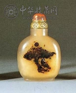 清 玛瑙巧雕松鹰图鼻烟壶