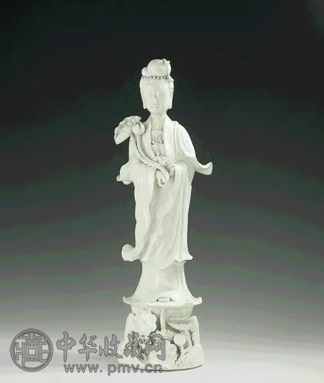 清 白瓷观音像