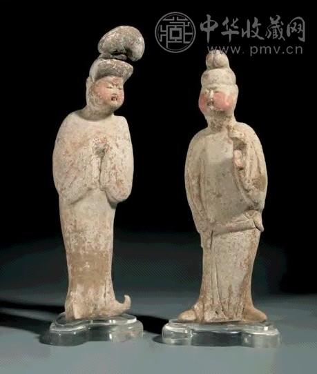 唐陶仕女立俑与陶文官立俑各一个