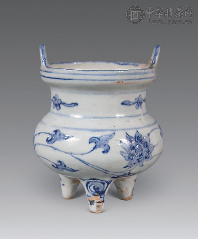 明弘治 青花缠枝莲纹双耳香炉