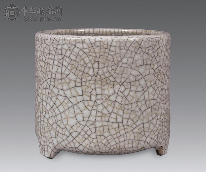 清乾隆 哥釉筒式三足炉