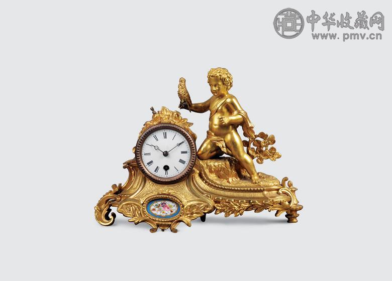 铜鎏金嵌彩瓷天使与鹦鹉座钟