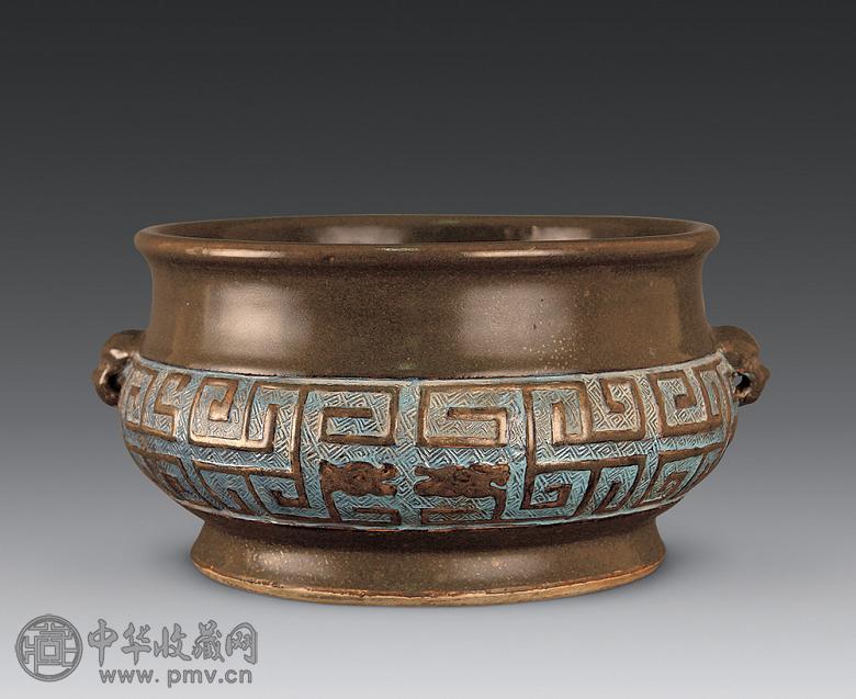 清乾隆 古铜釉凸花描金夔龙纹双耳炉
