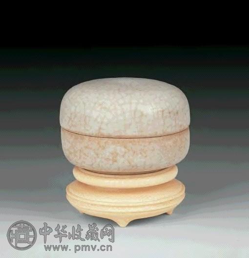 清乾隆 煨瓷小印盒