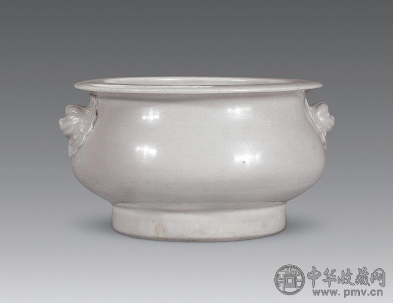 清 白釉兽耳香炉 清 白釉兽耳香炉