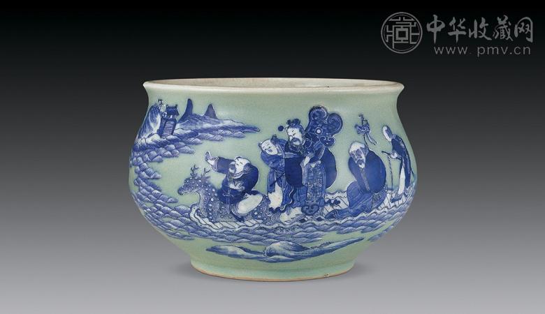 清中期 豆青青花堆粉福禄寿图炉