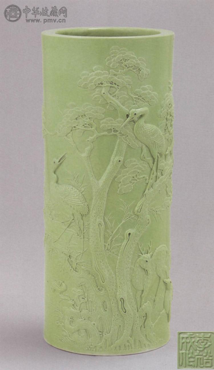 清中期 李裕成制绿釉雕瓷鹿鹤遐龄图帽筒