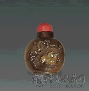 清 “马上封侯”玛瑙巧色烟壶