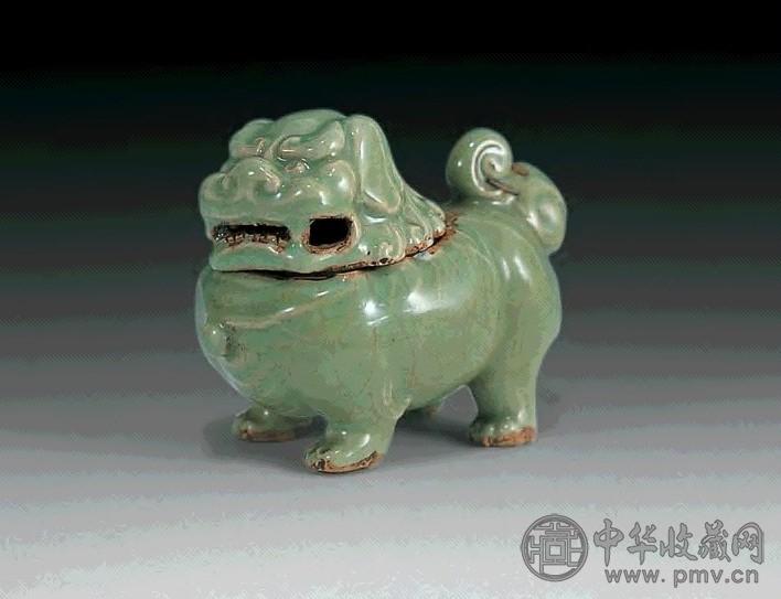 明 龙泉窑狮子香薰